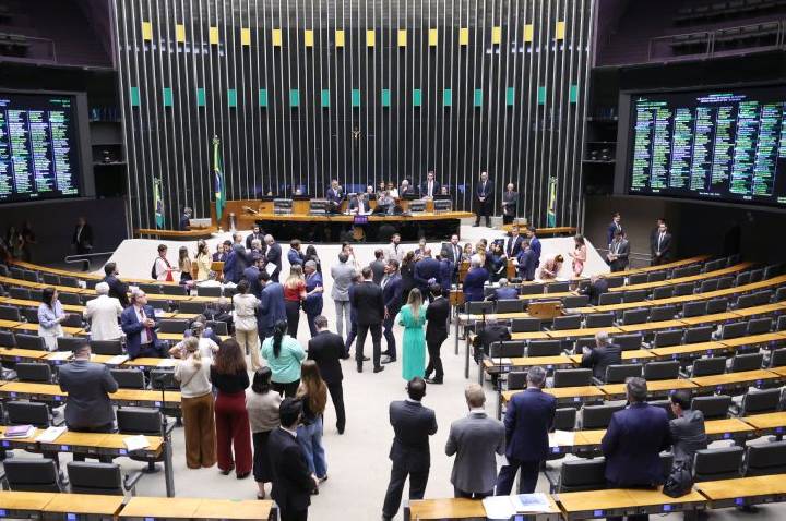 Alcolumbre nega pedidos de leitura de requerimentos para criação de CPI do Banco Master