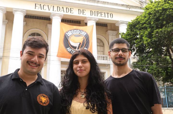 Ato de estudantes da UFF deu pontapé em mobilização por virada de Lula