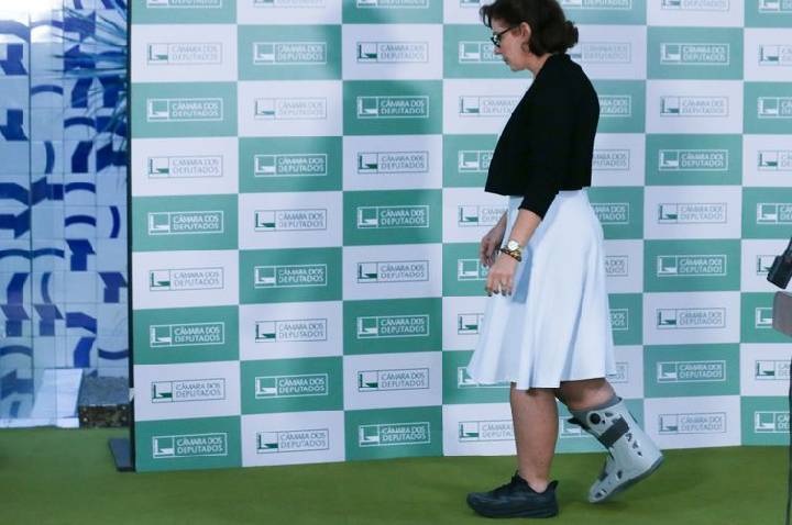 Carla Zambelli renuncia ao mandato; Câmara dará posse ao suplente 