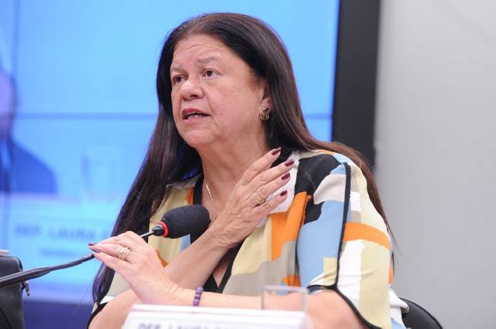 Comissão aprova atendimento acessível a mulheres com deficiência vítimas de violência doméstica