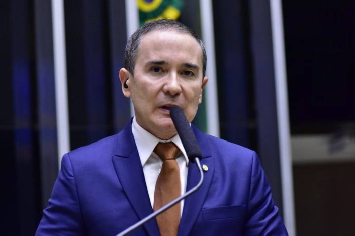 Comissão aprova crédito para incentivar contratação de pessoa com deficiência