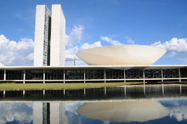 Comissão aprova MP que destina crédito a profissionais do transporte e inclui transporte escolar