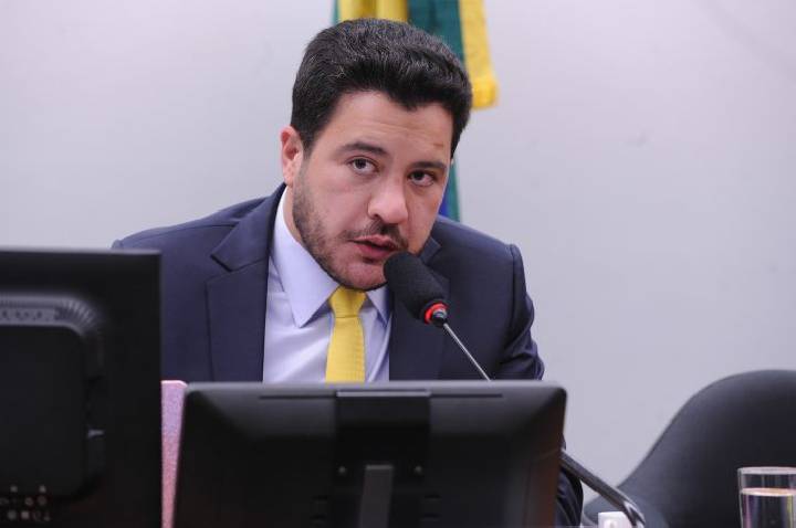 Comissão aprova projeto que amplia mecanismo de ajuste de carbono nas fronteiras