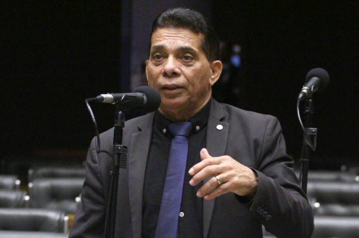 Comissão aprova projeto que amplia possibilidades de embarque armado para agentes de segurança pública