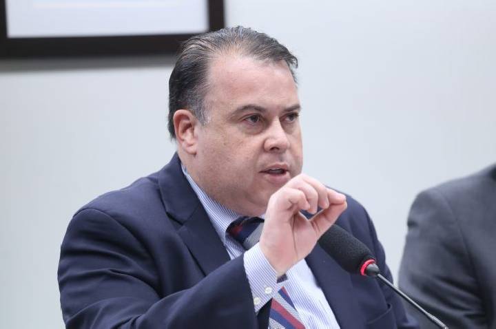 Comissão aprova projeto que cria programa de capacitação digital para pessoas idosas