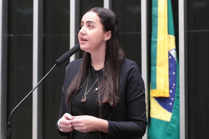 Comissão aprova proposta que obriga escolas a comunicar suspeita de trabalho infantil
