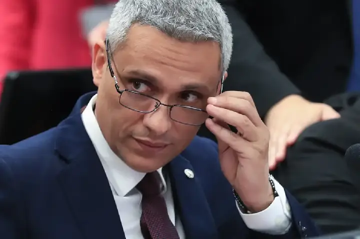 Deputado Gustavo Gayer vira réu no STF por injúria contra Lula