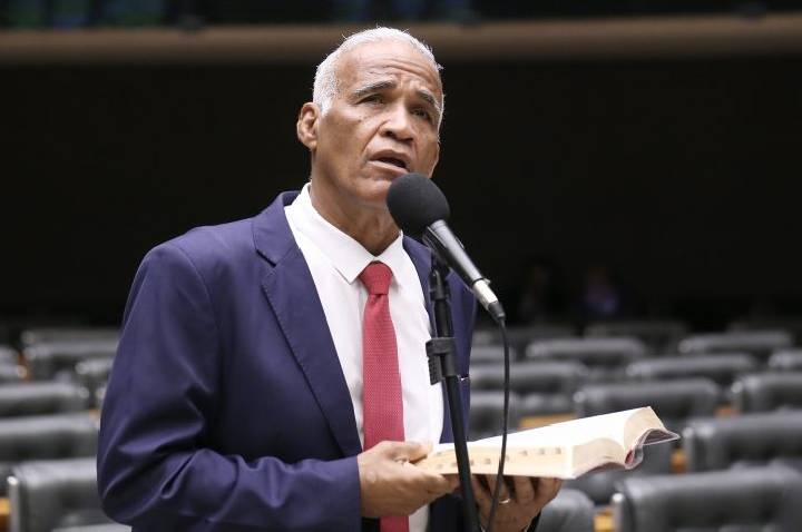 Federação PT-PCdoB-PV elege dez deputados federais na Bahia e leva ainda Senado e governo