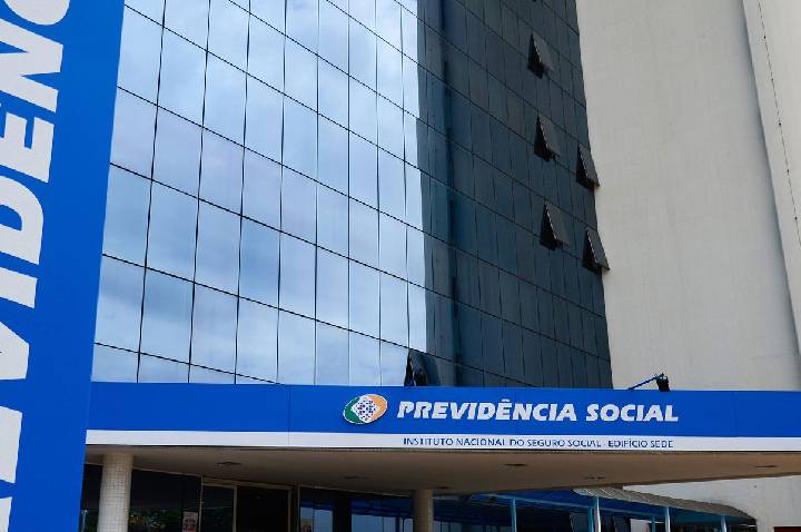 Fila do INSS cai 16% em dois meses após análise de 500 mil processos