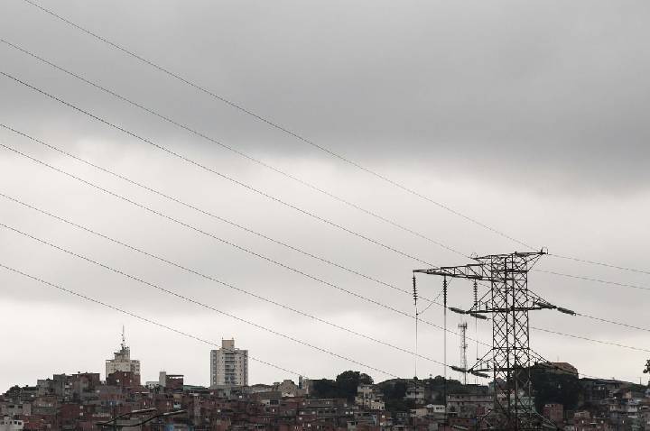Fim de semana será de temporal no Sudeste e chuva intensa no Norte  