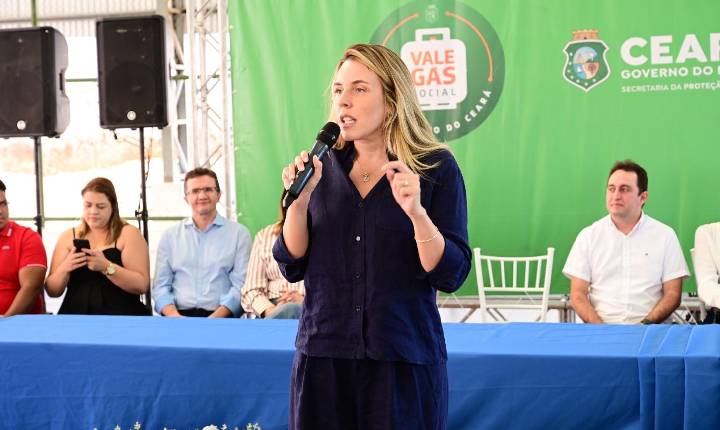 Jade Romero participa de entrega do Vale Gás Social em Limoeiro do Norte e Morada Nova nesta terça (7)