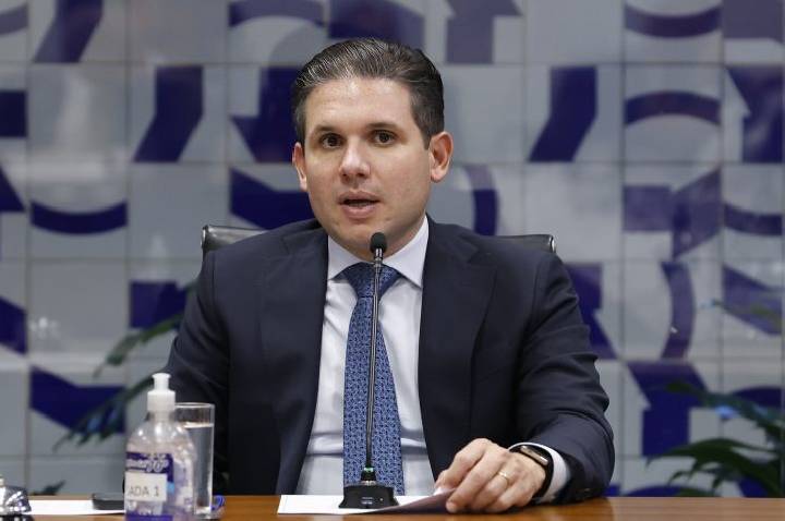 Motta se reúne com ministro da Fazenda para discutir dívidas rurais e combustíveis