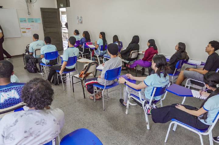 Pé-de-Meia paga hoje 5ª parcela a alunos nascidos em julho e agosto  