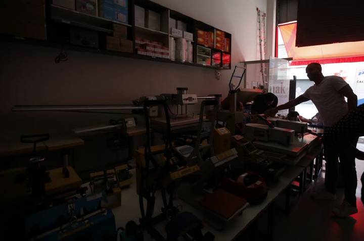 Quatro dias após ventania, SP tem mais de 60 mil clientes sem luz