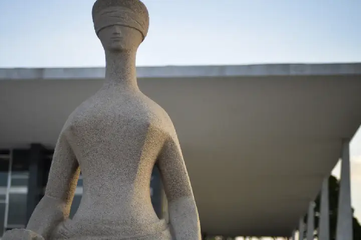 STF adia conclusão de julgamento sobre nepotismo em cargos públicos 