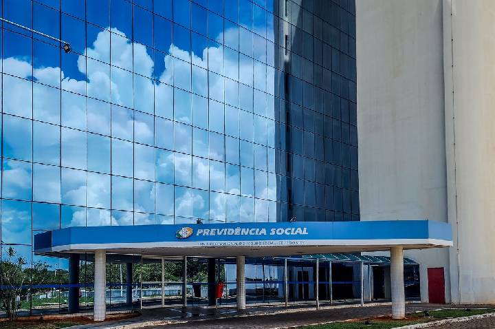 Vazamento de dados no INSS atingiu 2,8 milhões de CPFs