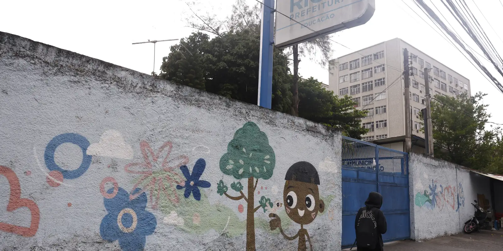 Violência interrompe transportes e afeta acesso à educação no Rio