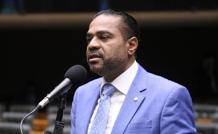 Comissão aprova alerta em rótulo sobre efeito de remédio em motoristas