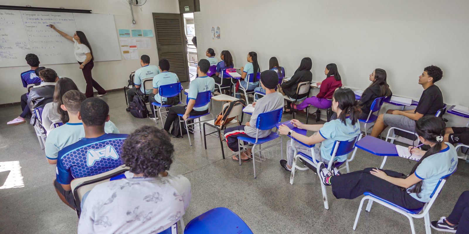 Pé-de-Meia paga hoje 5ª parcela a alunos nascidos em julho e agosto  