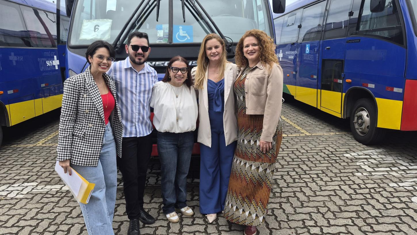 Representante do Ministério da Saúde vistoria veículos de transporte sanitário no Ceará